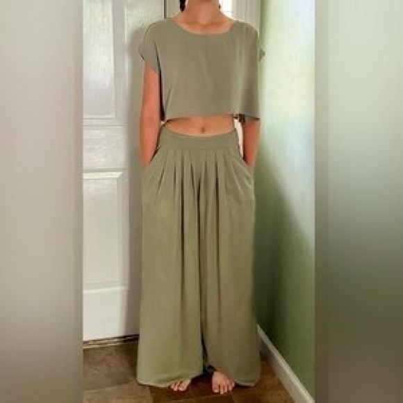 Hunter & brown Wide Leg 2 piece outfit - Picture 1 of 3